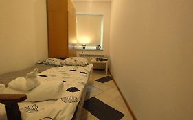 Hostel 01